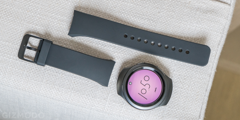 Illustration for article titled The Gear S2 Smartwatch Is a Good Idea, Racked With OS Growing Pains